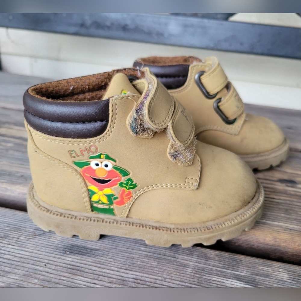 VINTAGE SESAME STREET SZ 4C GUC TAN w/ ELMO safari aplique VELCRO boots
